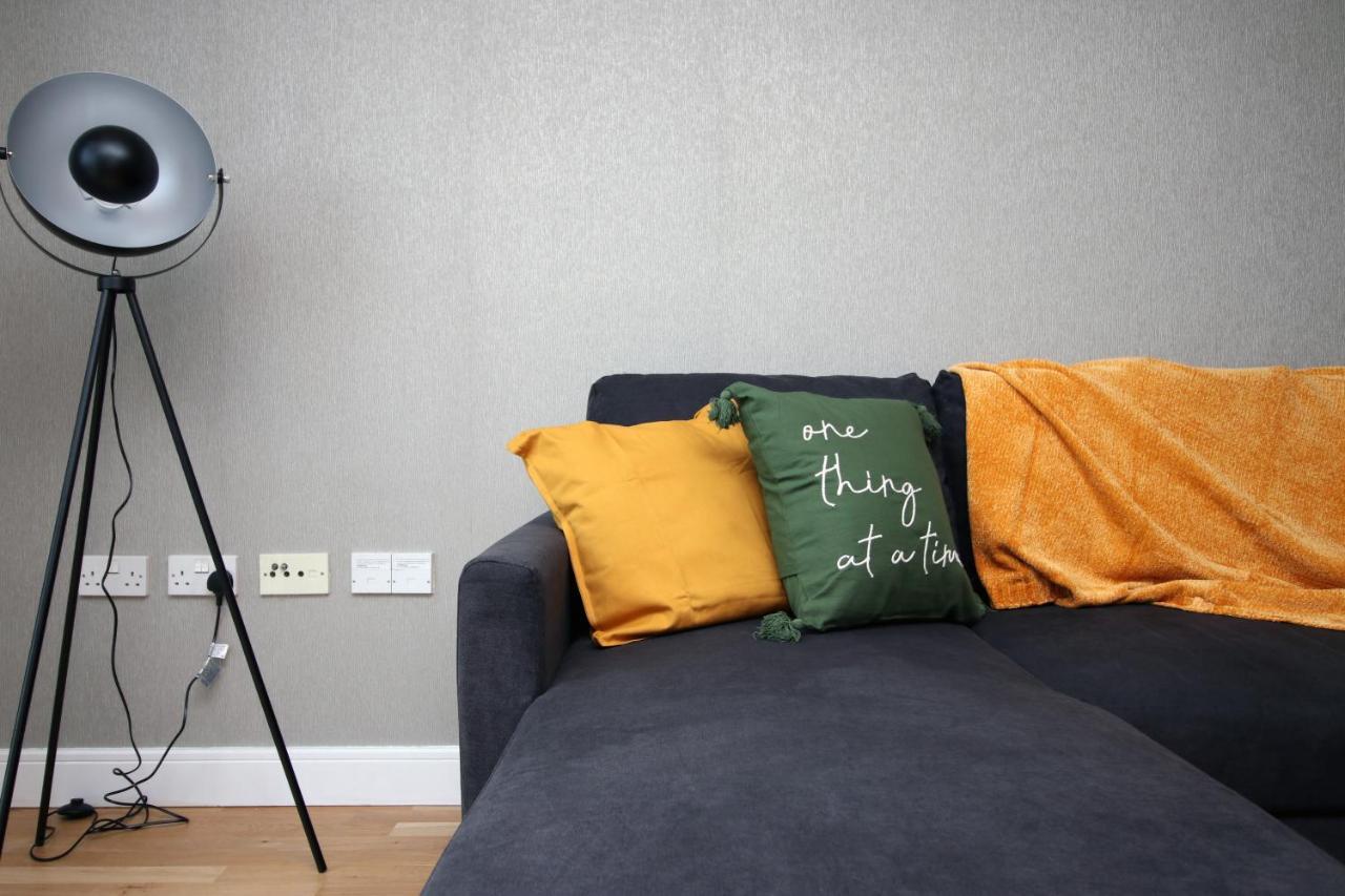 The View - Long Stay Offer - Modern Central Apartment And Parking By Cto Serviced Apartments Кардифф Экстерьер фото